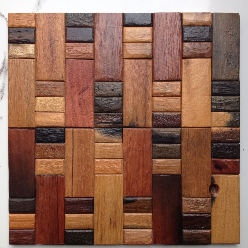 Деревянная плитка: вид керамической настенной поверхности под дерево, декоративная продукция ручной работы для стен в интерьере