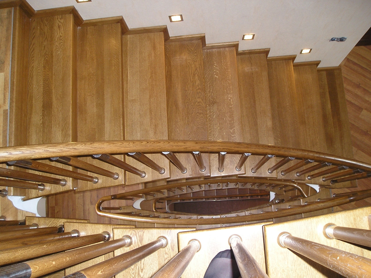 Лестница на второй этаж ( 70 фото): идеи и дизайн