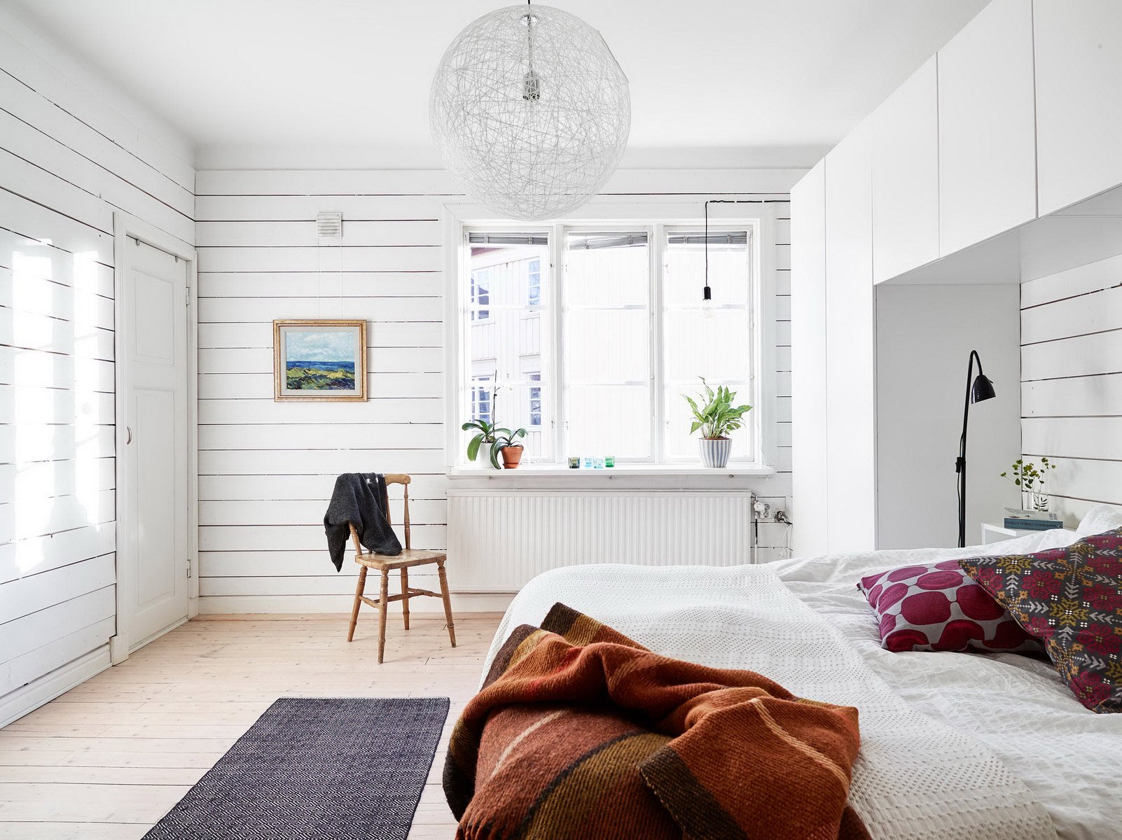 Спальня в скандинавском стиле: 20 фото интерьеров