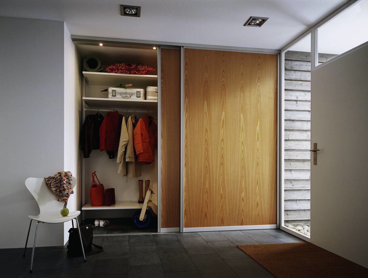 Двери для гардеробной: топ-180 фото и видео вариантов дверей для гардеробной. разновидности дверных систем, креплений и материалов изготовления