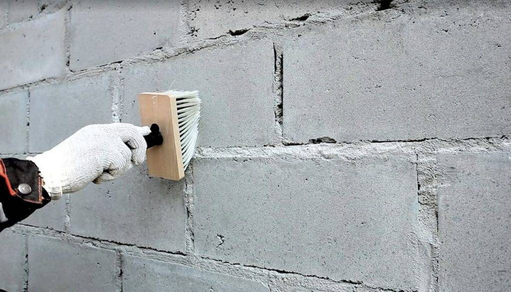 Чем грунтовать бетонные стены перед штукатуркой