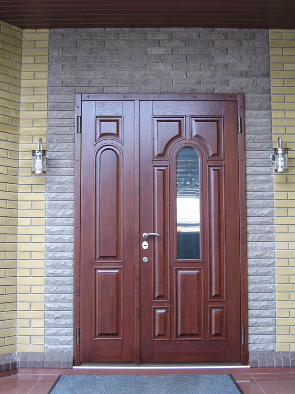 Двухстворчатые входные металлические двери
