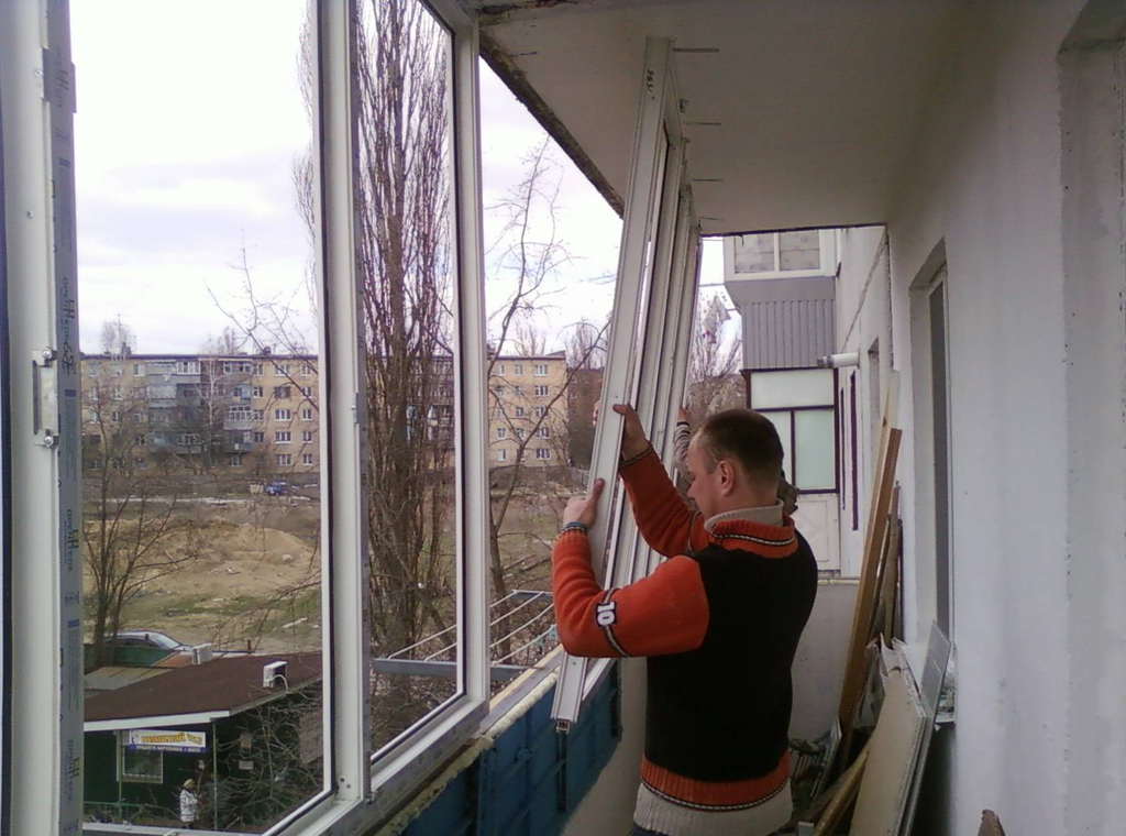Как застеклить балкон своими руками: пошаговая инструкция, установка