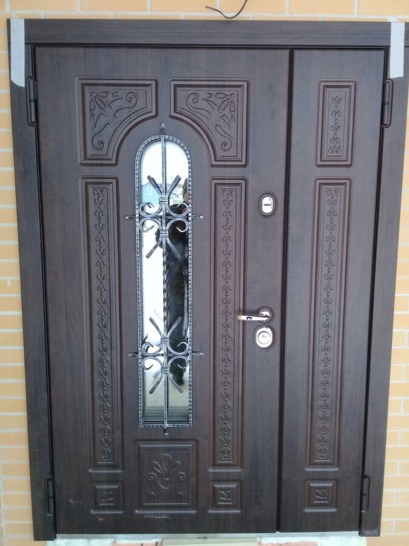 Двери двухстворчатые входные металлические в спб.