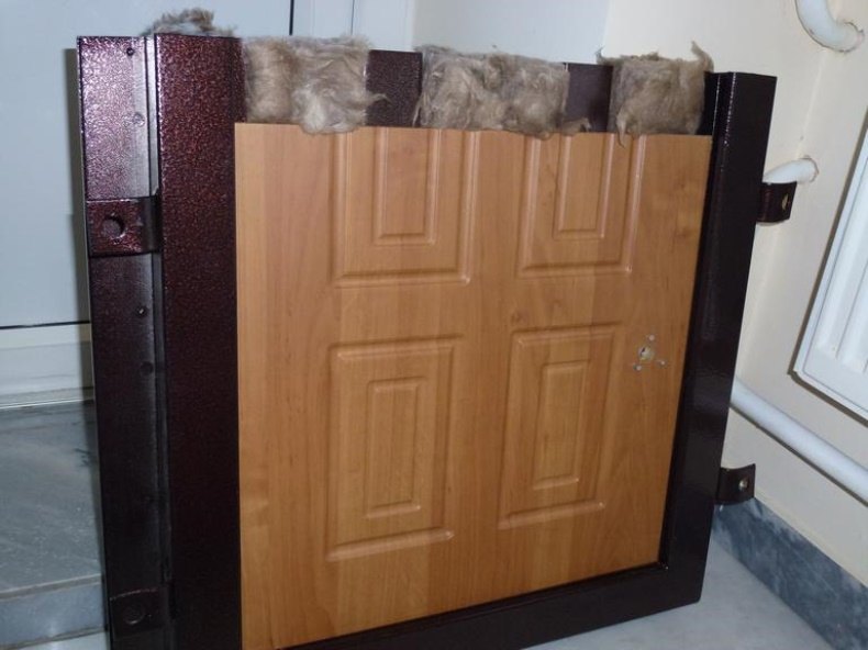 Входная дверь в квартиру с шумоизоляцией: вторая дверь защиты от шума, как подобрать модель с хорошей звукоизоляцией, можно ли шумоизолировать своими руками